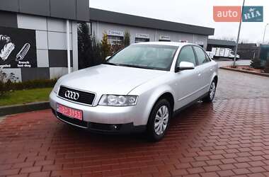 Седан Audi A4 2003 в Сарнах