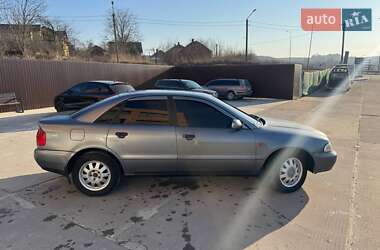 Седан Audi A4 1996 в 