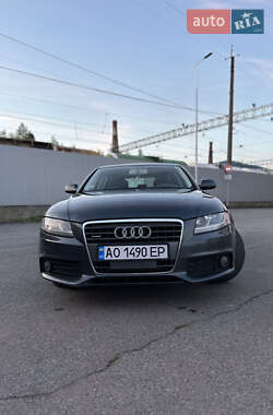 Седан Audi A4 2011 в Сваляве
