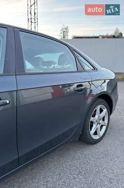 Седан Audi A4 2011 в Сваляве