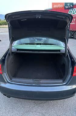 Седан Audi A4 2011 в Сваляве