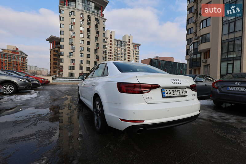 Седан Audi A4 2017 в Киеве