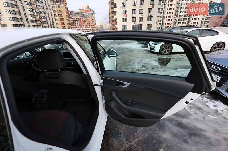 Седан Audi A4 2017 в Киеве