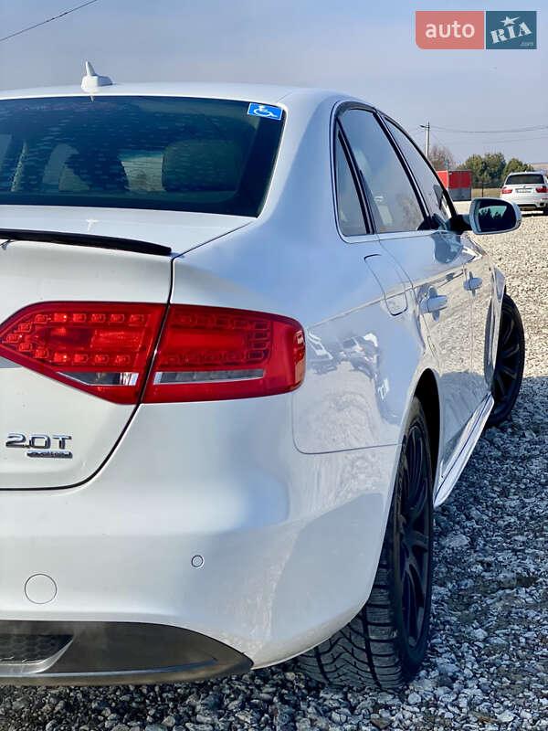 Седан Audi A4 2011 в Львове