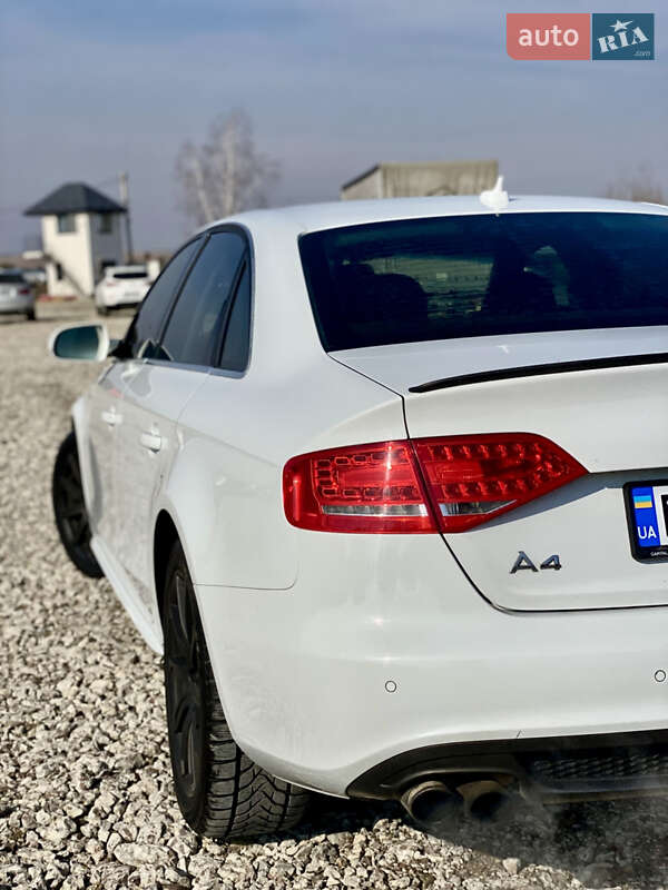 Седан Audi A4 2011 в Львове