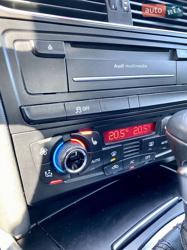 Седан Audi A4 2011 в Львове