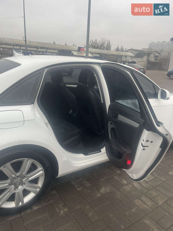 Седан Audi A4 2010 в Киеве