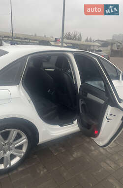 Седан Audi A4 2010 в 