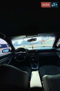 Седан Audi A4 1999 в 