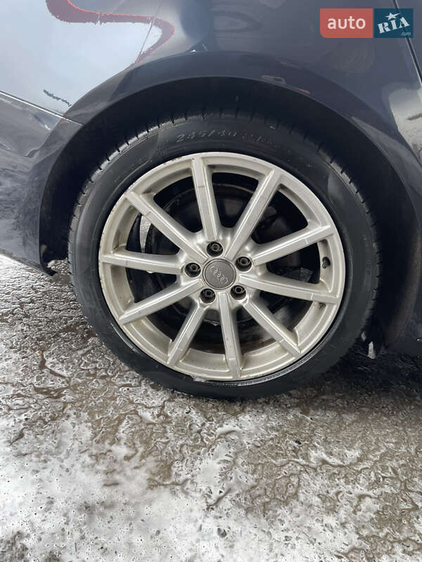 Седан Audi A4 2013 в Харькове