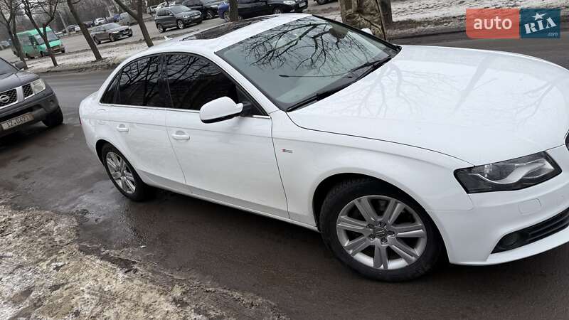 Седан Audi A4 2012 в Сумах