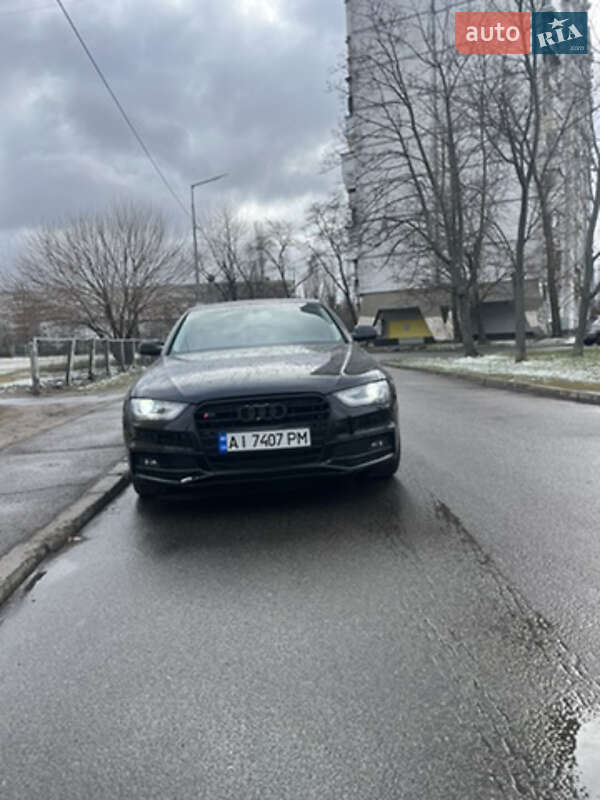 Седан Audi A4 2015 в Киеве