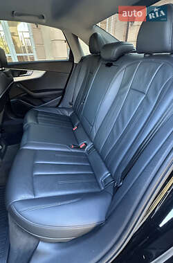 Седан Audi A4 2016 в 