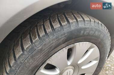 Седан Audi A4 2001 в 