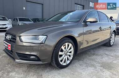 Седан Audi A4 2013 в Львове