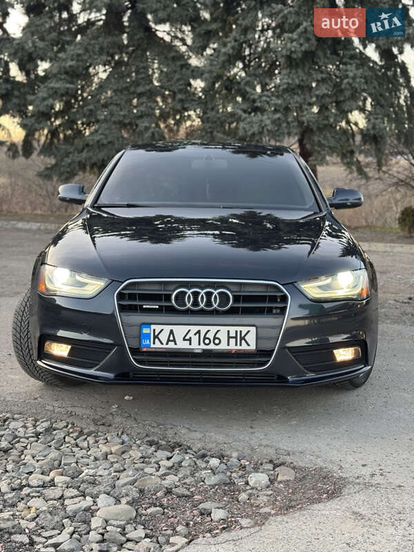 Седан Audi A4 2013 в Дрогобыче