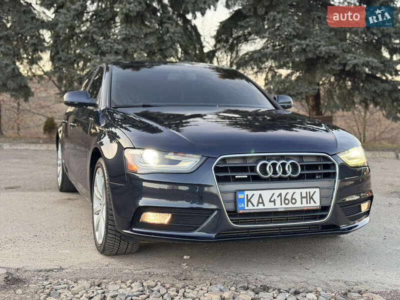 Седан Audi A4 2013 в Дрогобыче