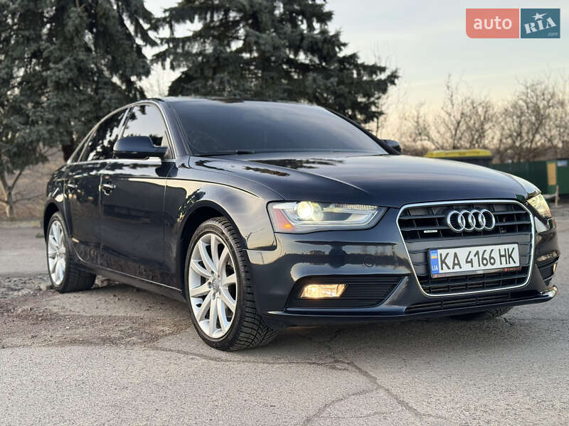 Седан Audi A4 2013 в Дрогобыче