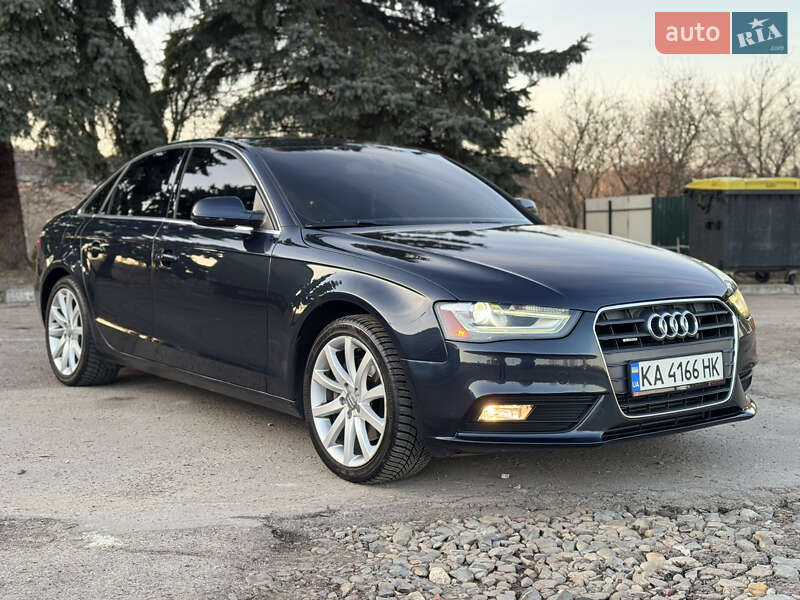 Седан Audi A4 2013 в Дрогобыче
