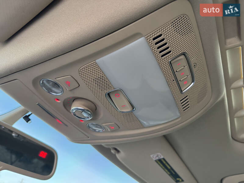 Седан Audi A4 2013 в Дрогобыче