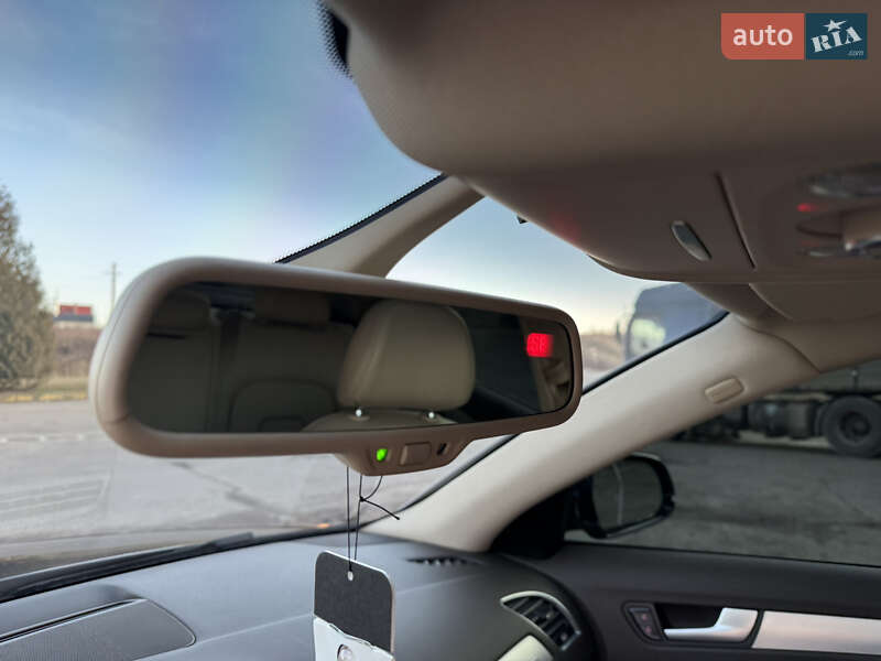 Седан Audi A4 2013 в Дрогобыче