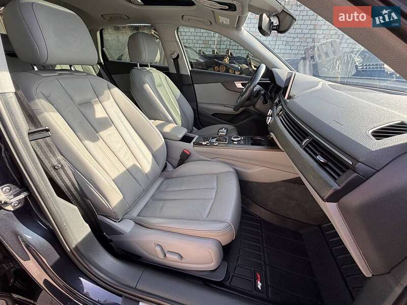 Седан Audi A4 2018 в Львове