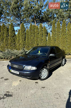 Седан Audi A4 1996 в Новояворовске