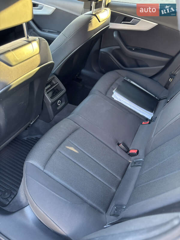 Универсал Audi A4 2018 в Мукачево