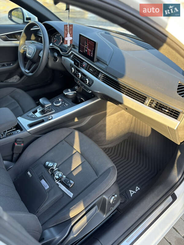 Универсал Audi A4 2018 в Мукачево