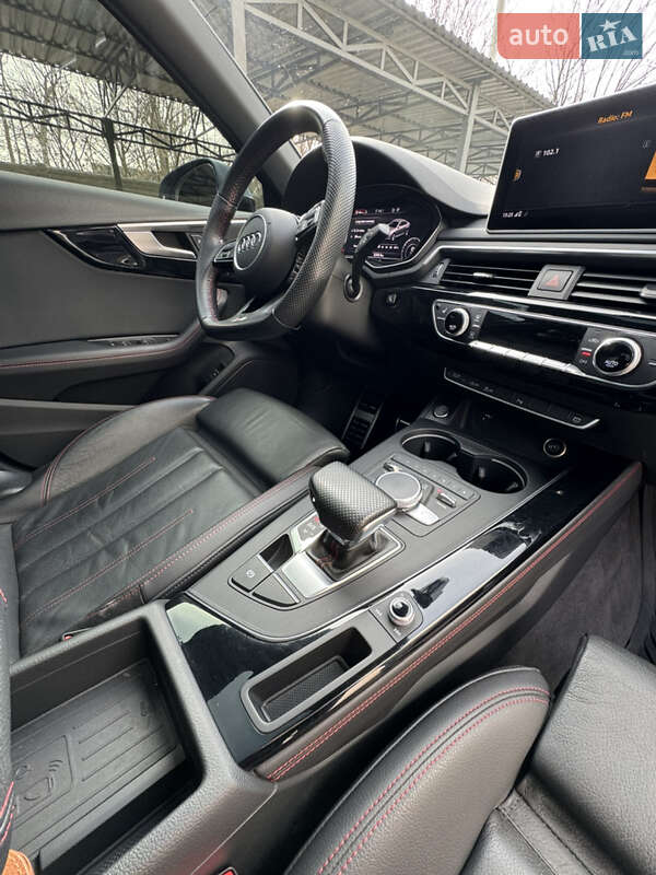 Седан Audi A4 2018 в Николаеве