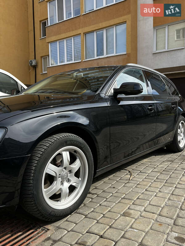 Универсал Audi A4 2011 в Ивано-Франковске