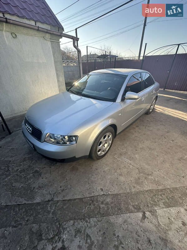 Седан Audi A4 2002 в Одессе