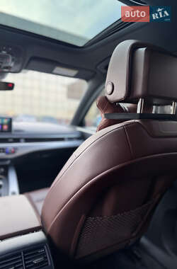 Седан Audi A4 2018 в 