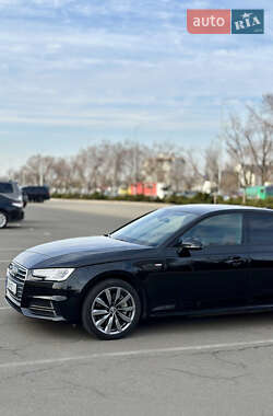 Седан Audi A4 2018 в 