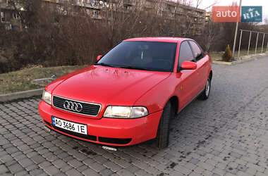 Седан Audi A4 1997 в Береговому