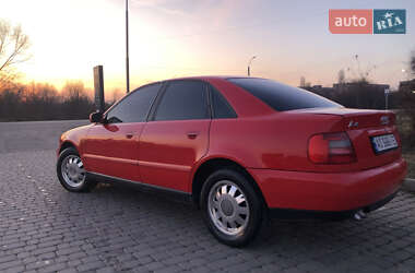 Седан Audi A4 1997 в Береговому