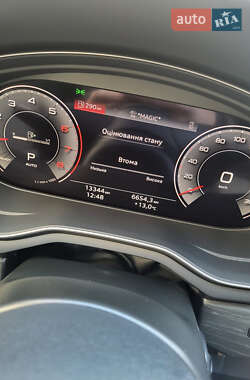 Седан Audi A4 2023 в 