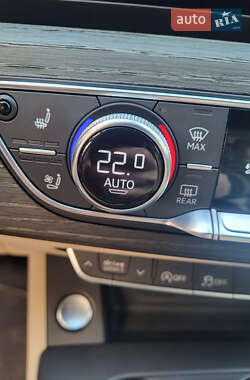 Седан Audi A4 2023 в 