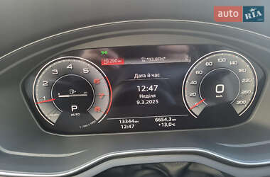 Седан Audi A4 2023 в 