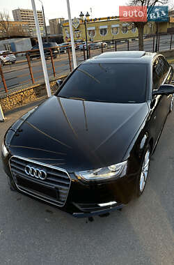 Седан Audi A4 2015 в Киеве