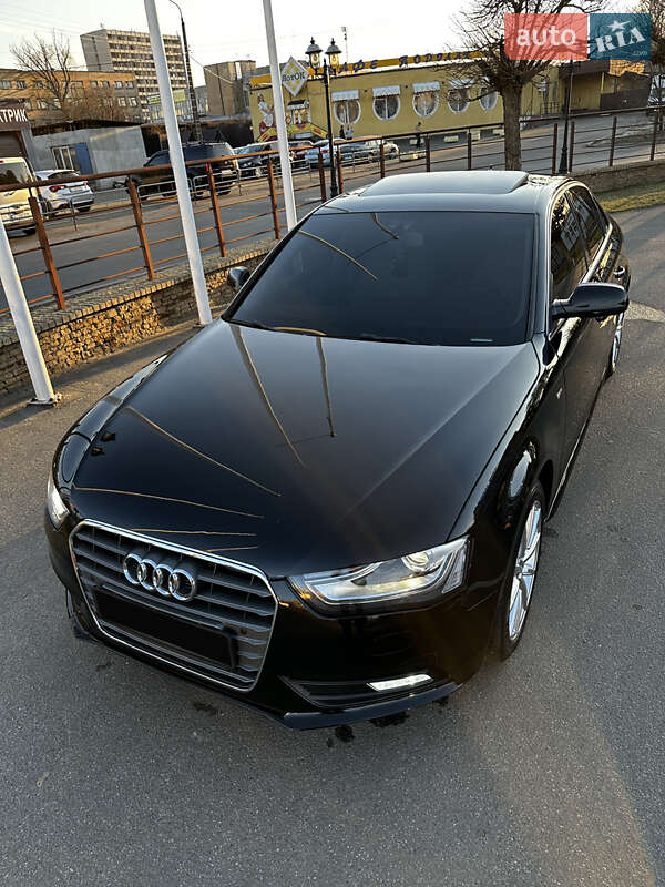 Седан Audi A4 2015 в Киеве