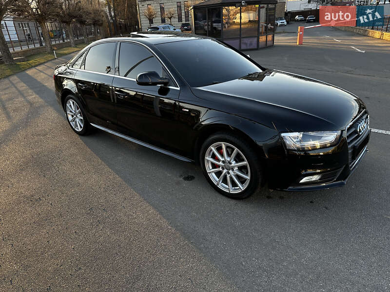 Седан Audi A4 2015 в Киеве