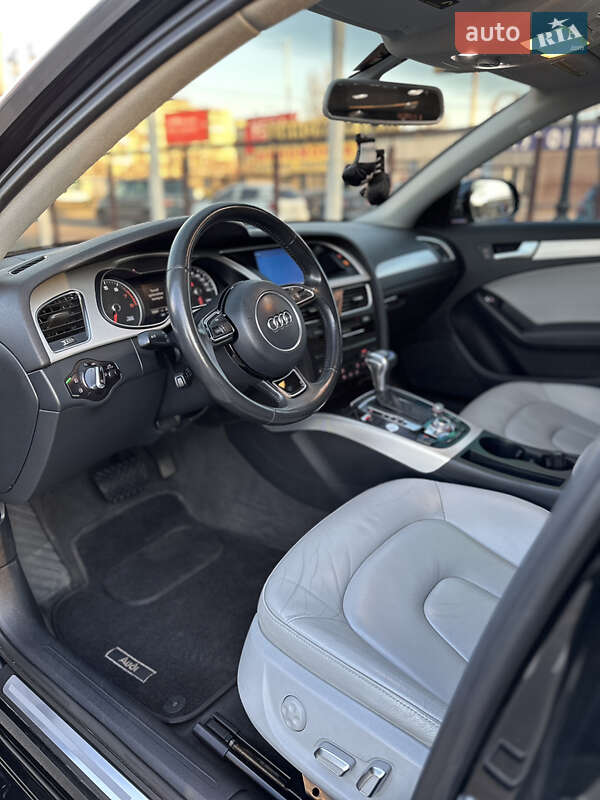 Седан Audi A4 2015 в Киеве