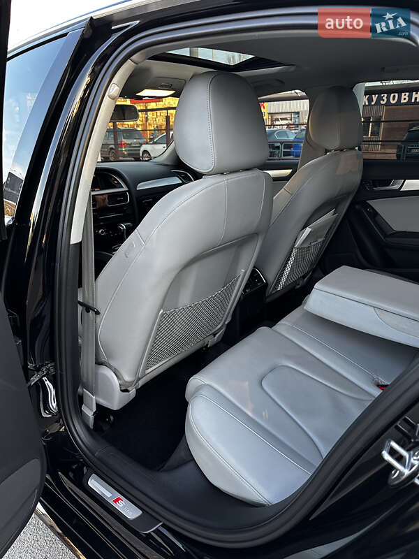 Седан Audi A4 2015 в Киеве
