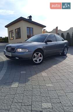 Седан Audi A4 1995 в Дрогобичі