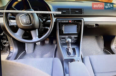 Седан Audi A4 2006 в Тростянце