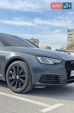 Седан Audi A4 2016 в 