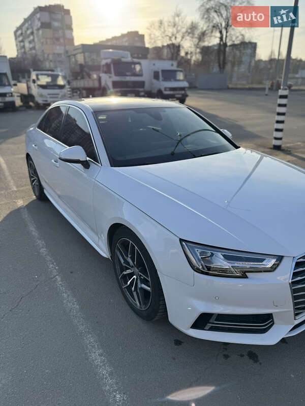Седан Audi A4 2017 в Днепре