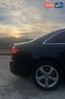Седан Audi A4 2019 в 