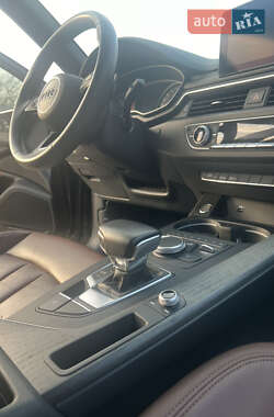 Седан Audi A4 2019 в 